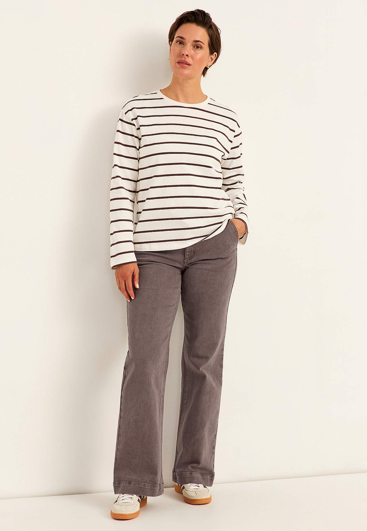 Široké a dlouhé kalhoty