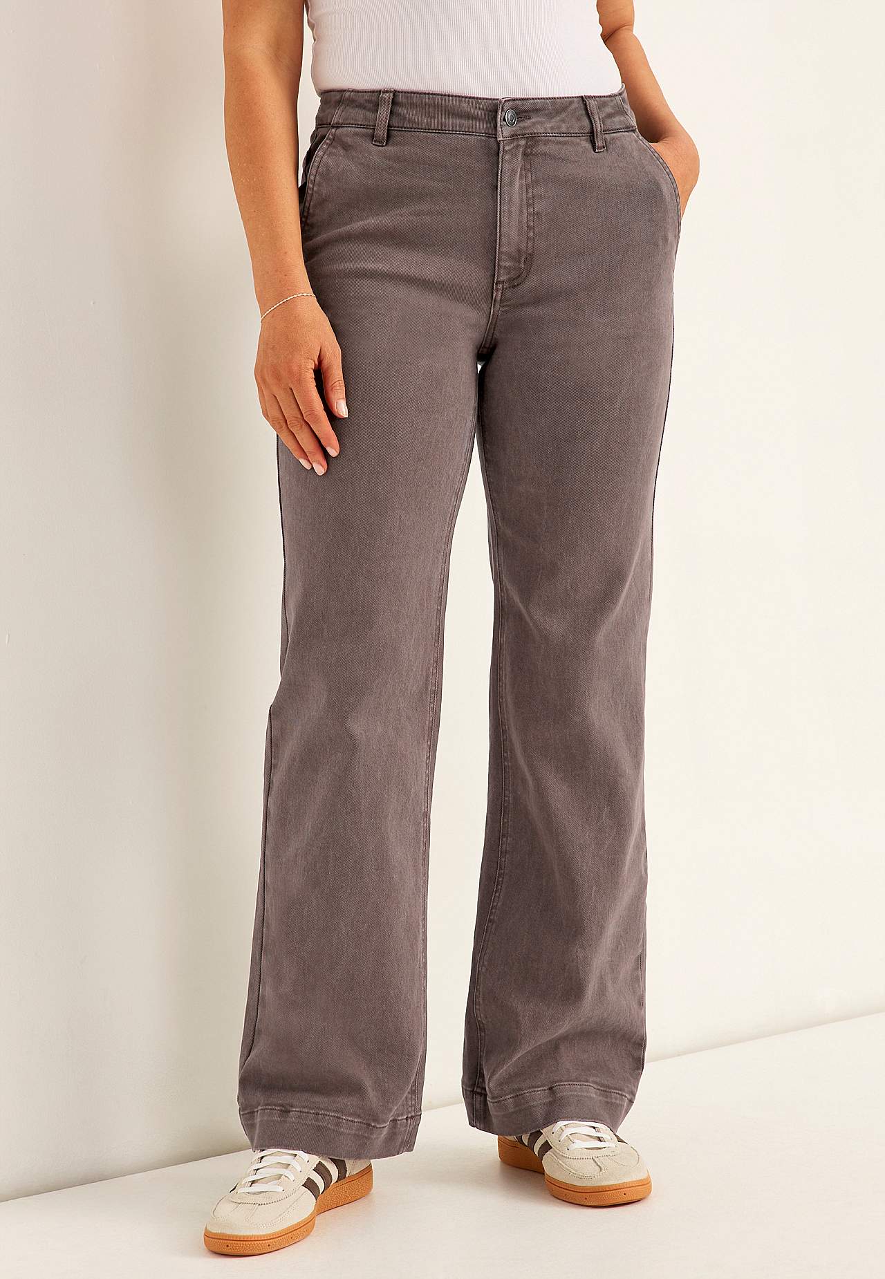 Široké a dlouhé kalhoty