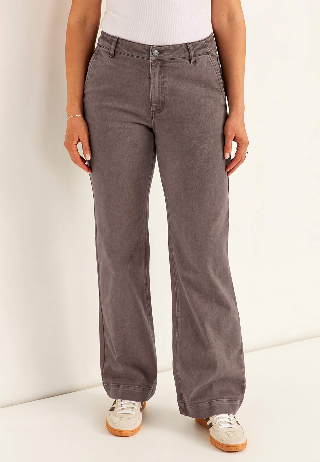 Široké a dlouhé kalhoty