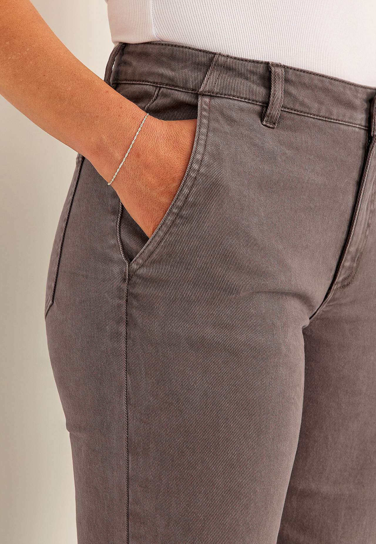 Široké a dlouhé kalhoty