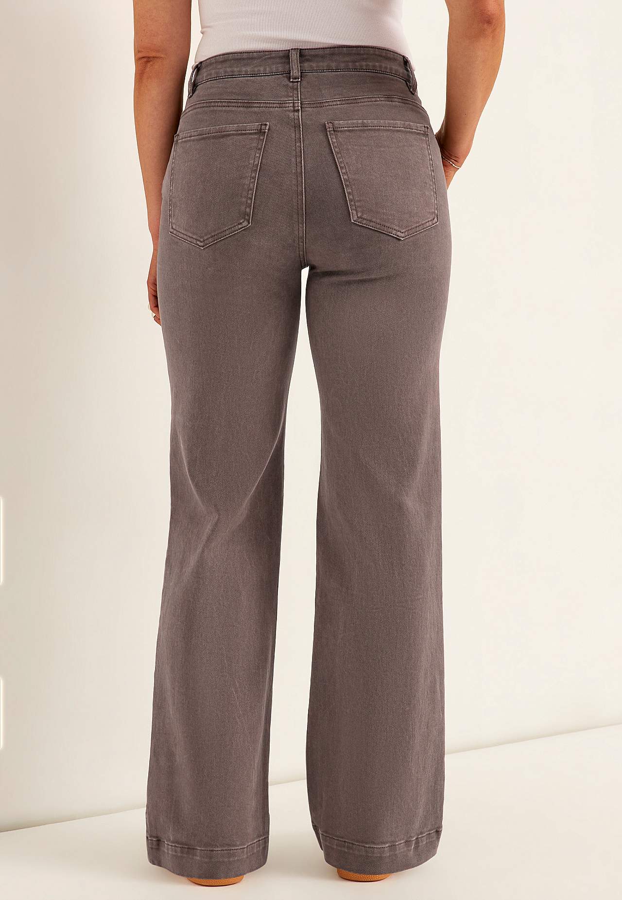 Široké a dlouhé kalhoty