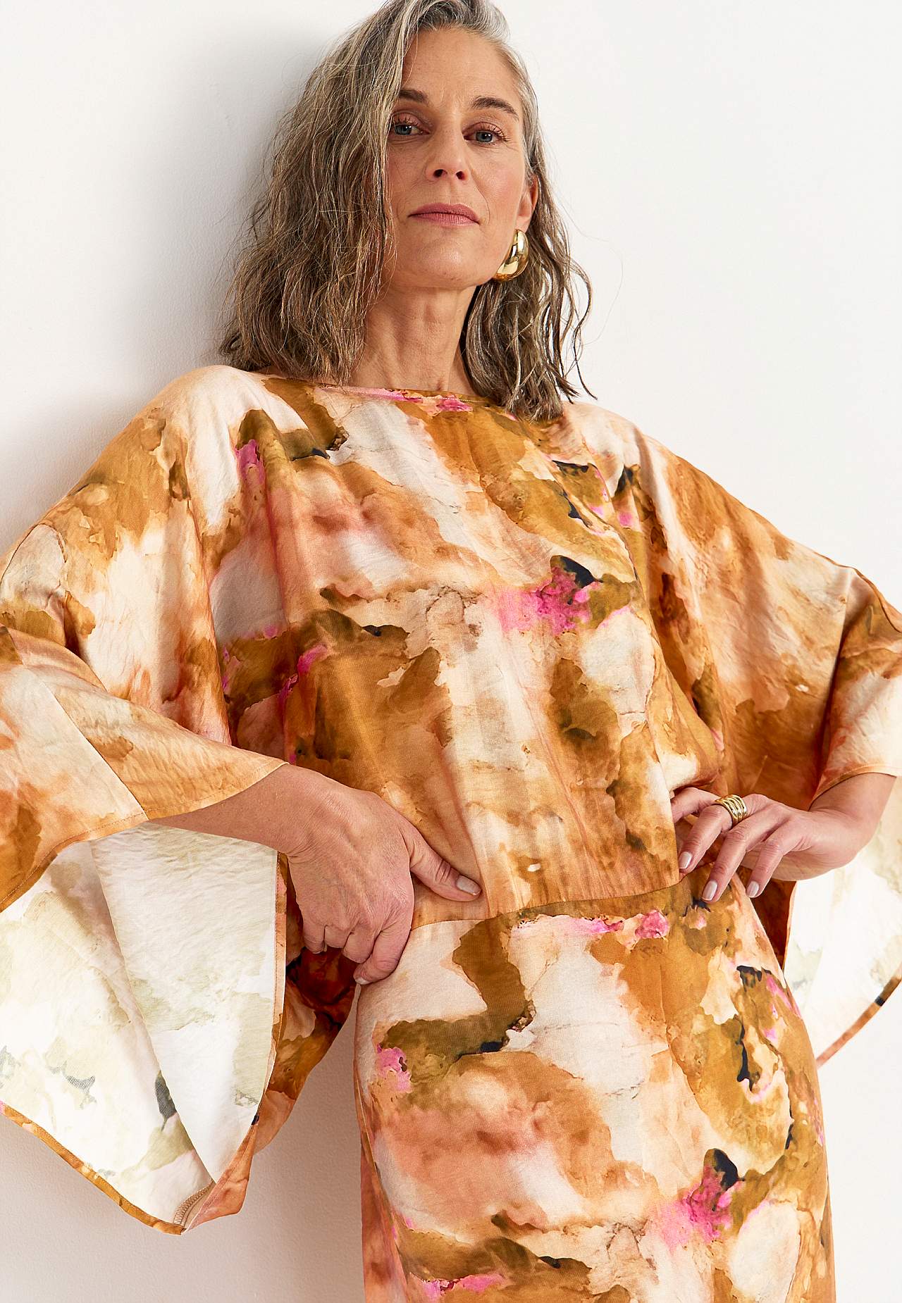 Vzorované kaftanové šaty