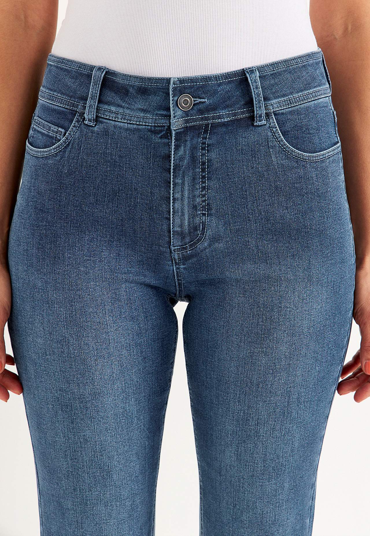 Extra elastické džíny ke kotníkům Sara