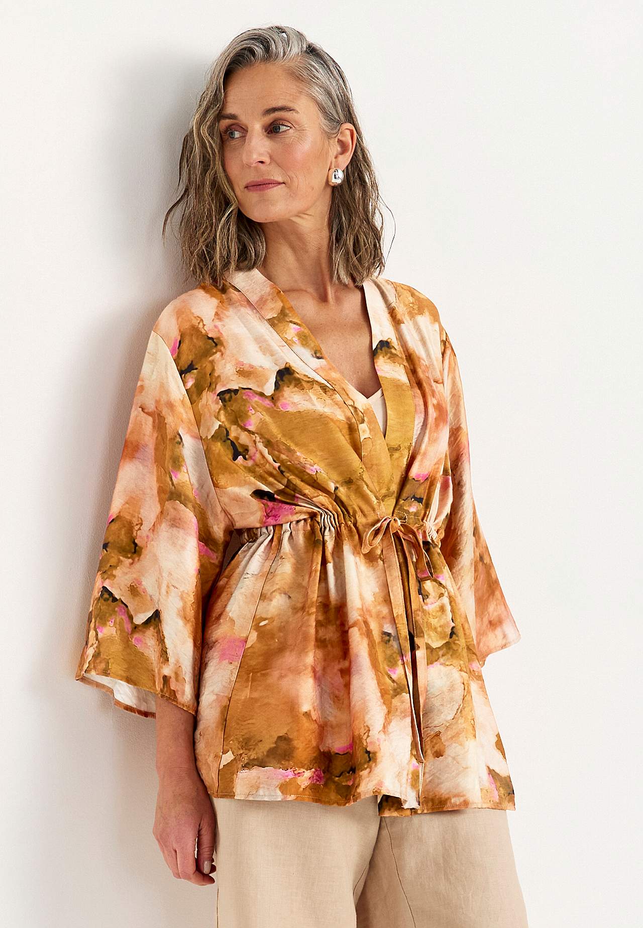 Vzorovaná a pružná kimonová bunda