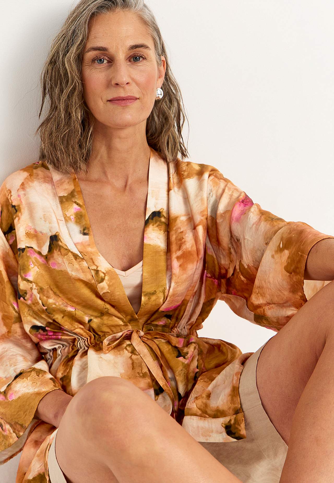 Vzorovaná a pružná kimonová bunda