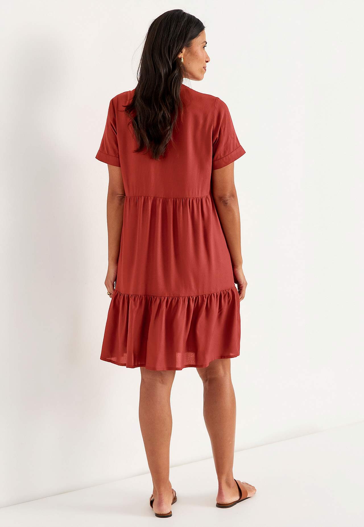 Šaty z viskózy s volánem