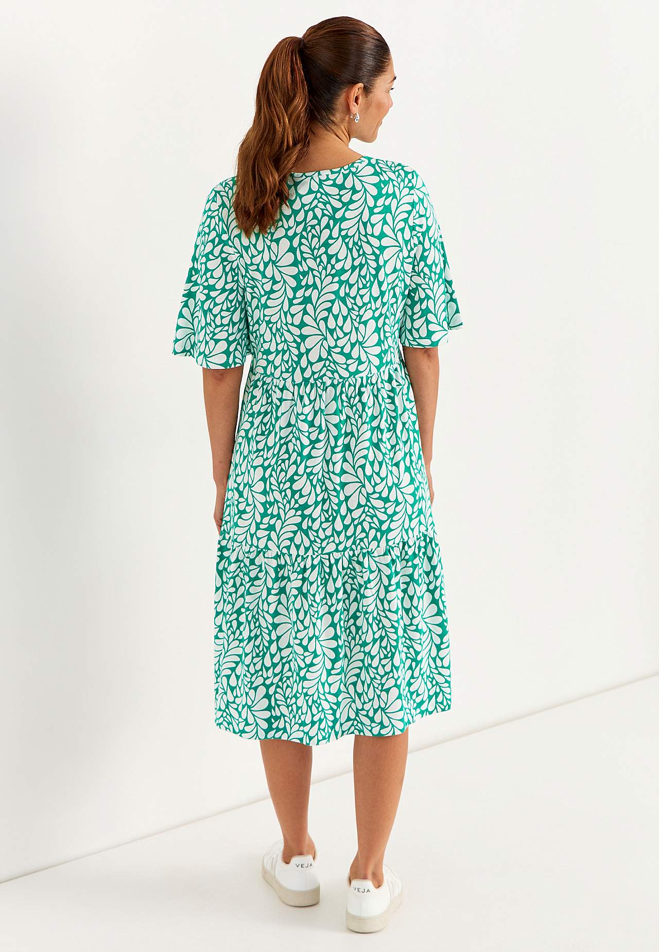 Žerzejové šaty s volánem