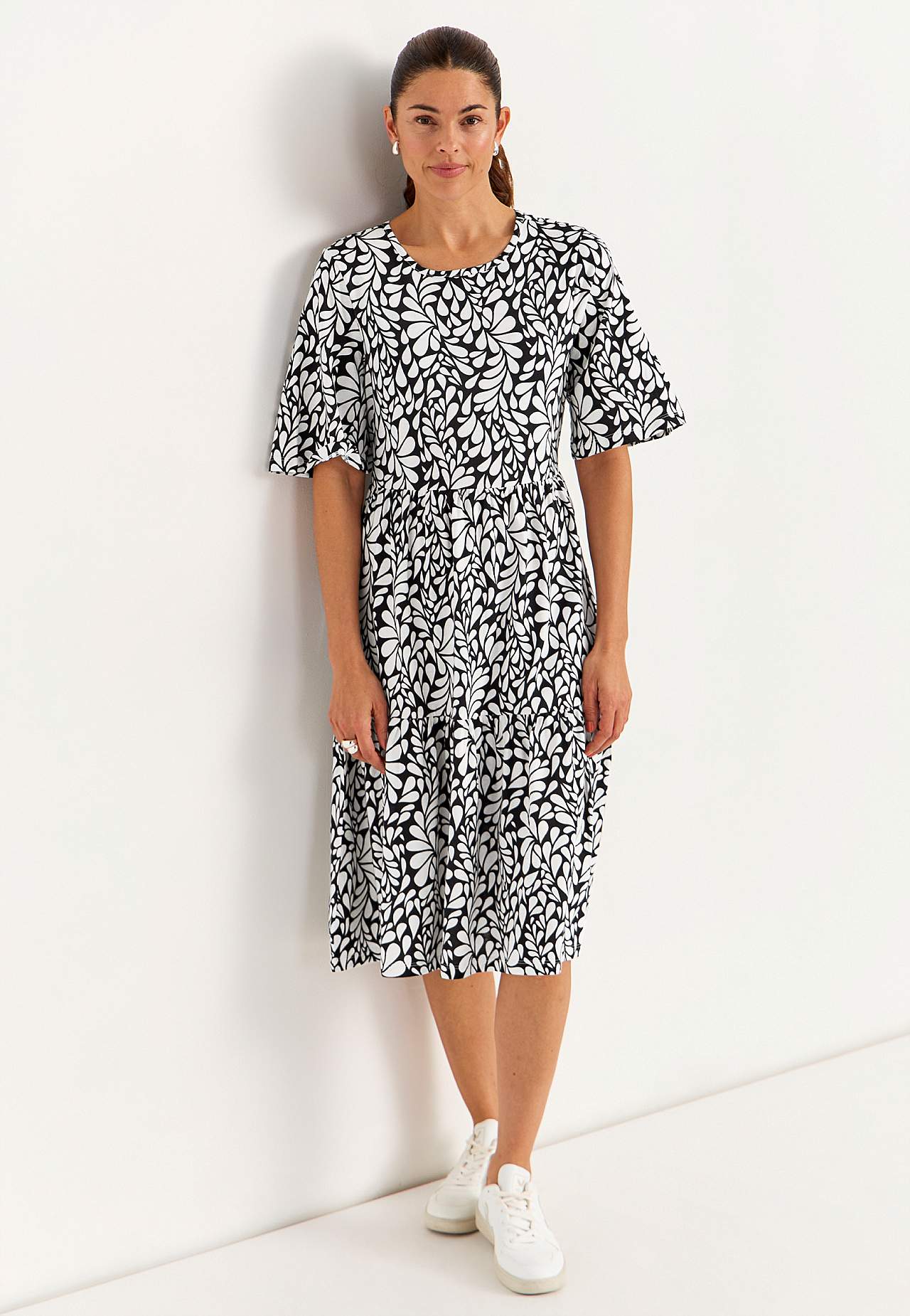 Žerzejové šaty s volánem