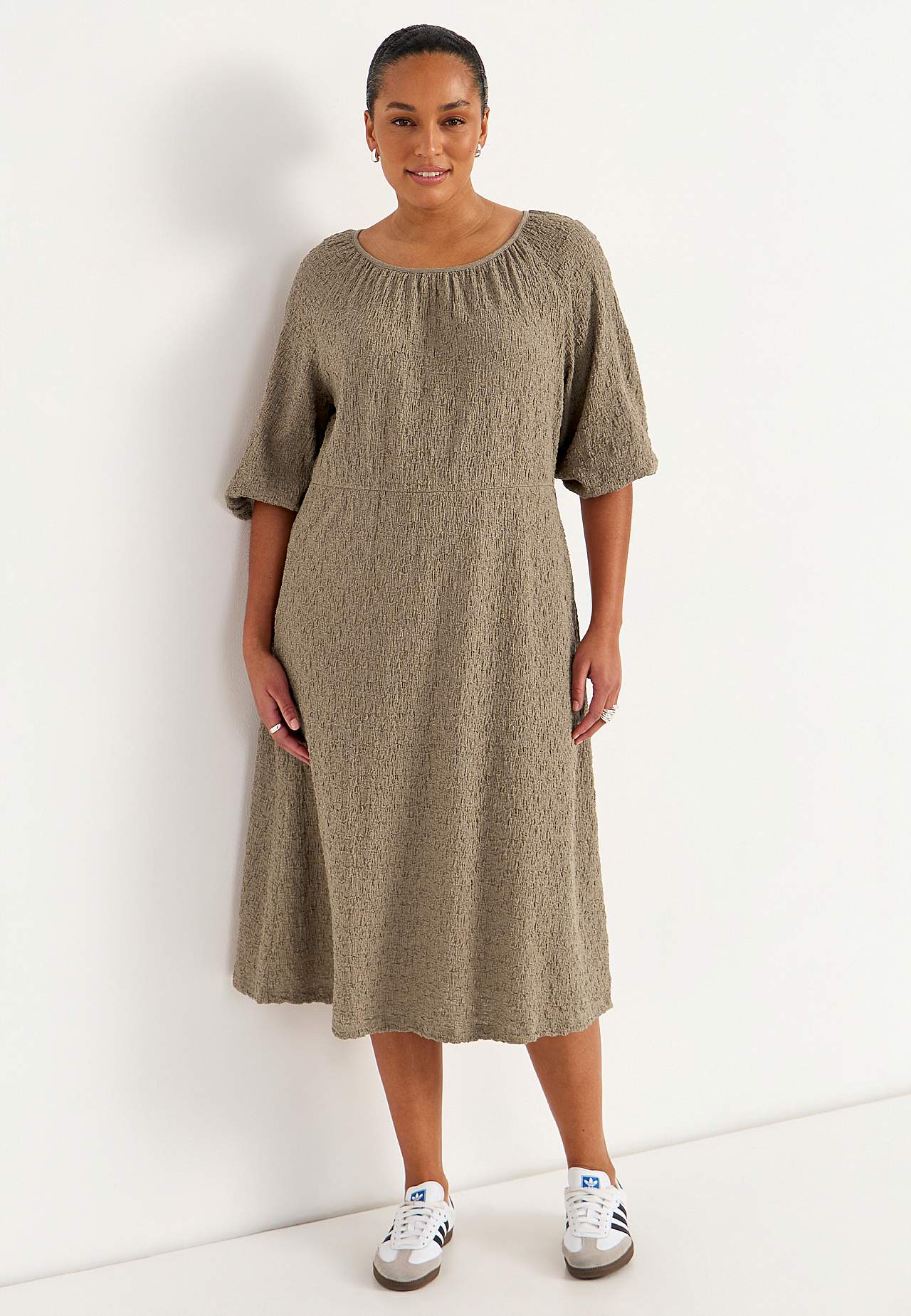 Žerzejové šaty se strukturou