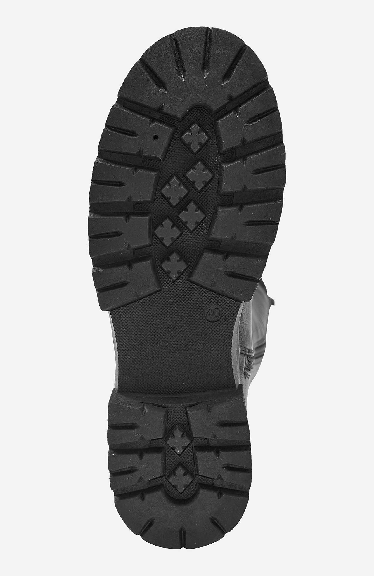 Bota z umělé kůže